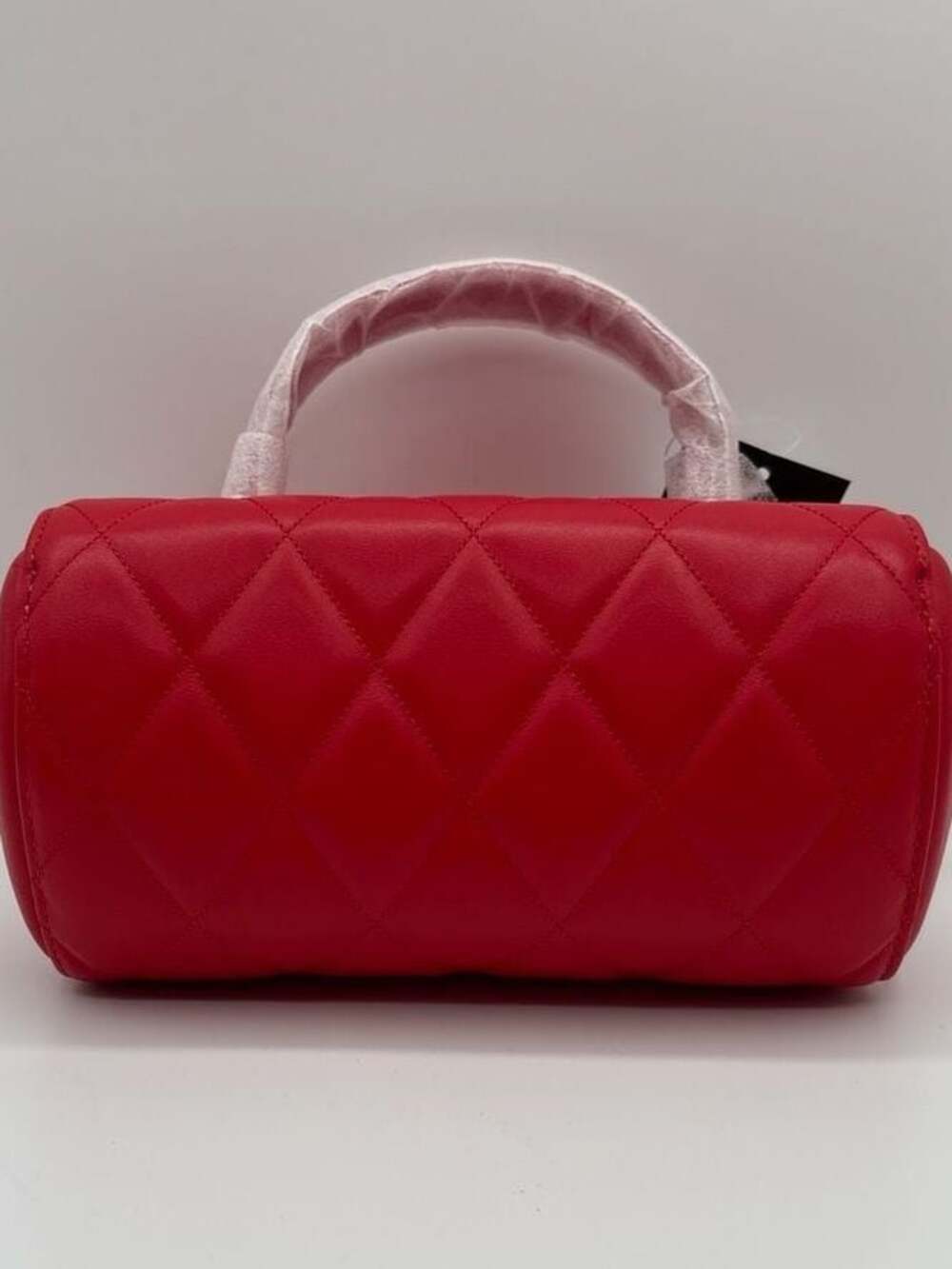 Kate Spade Heart to Heart 3D Heart Barrel Quilted Crossbody Bag in Ruby Red - Picture 3 of 6